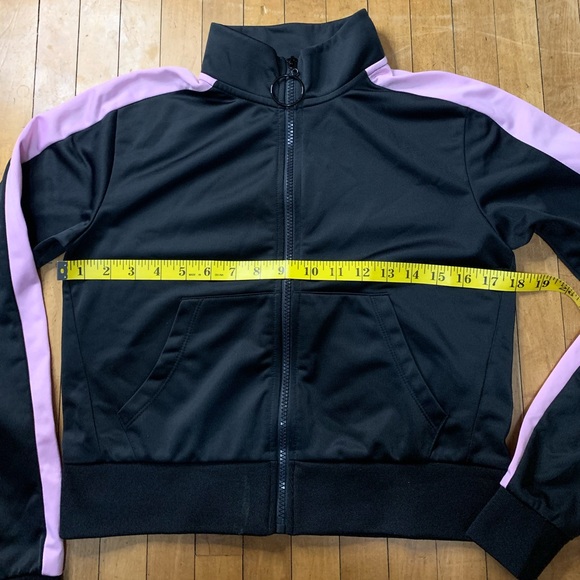 forever 21 crop xip up jacket in pink and black - Picture 8 of 9